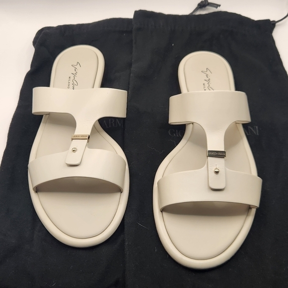 NWB Giorgio Armani Leather Sandals Authentic! Gorgeous! - Picture 3 of 16